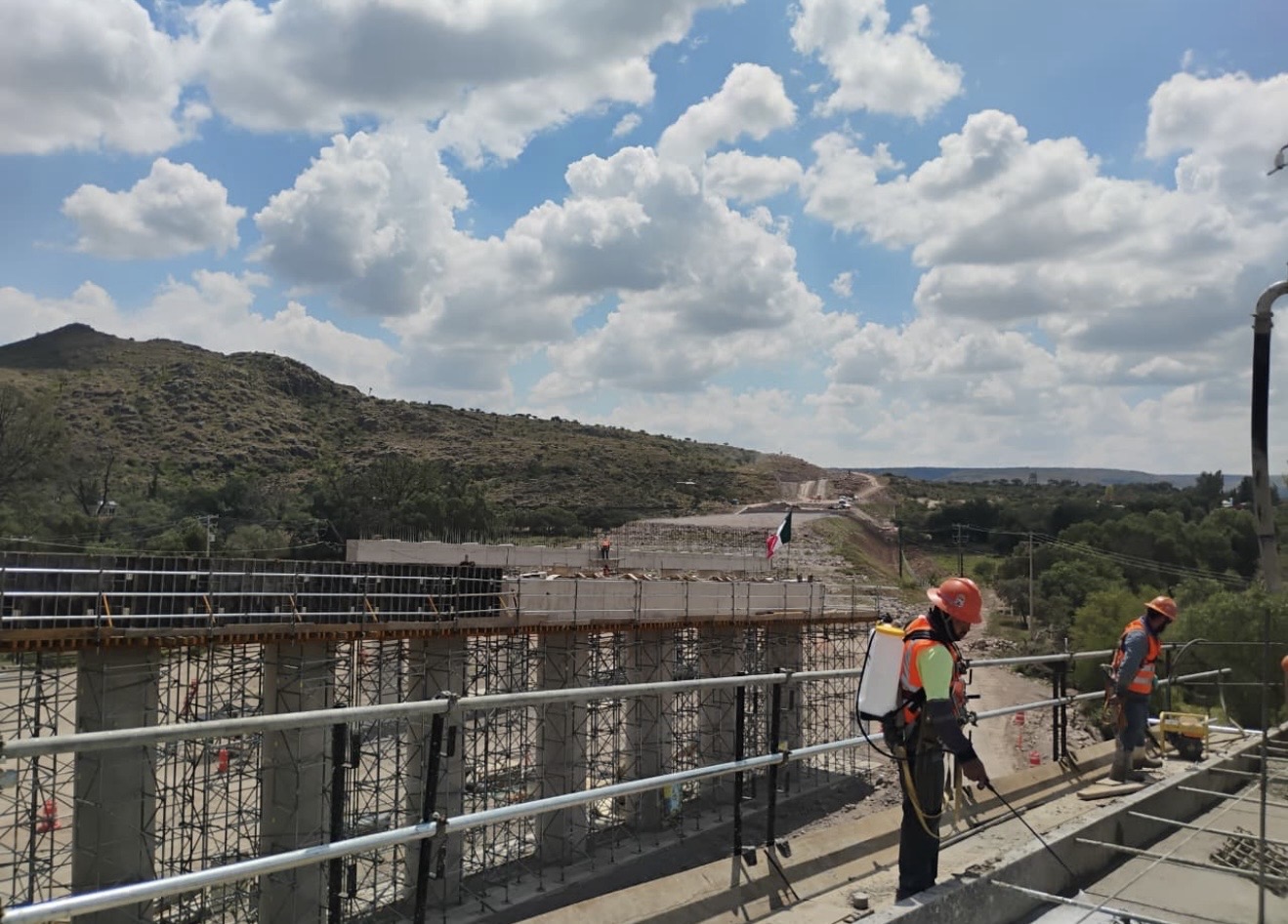Trabajos de construcción de puente